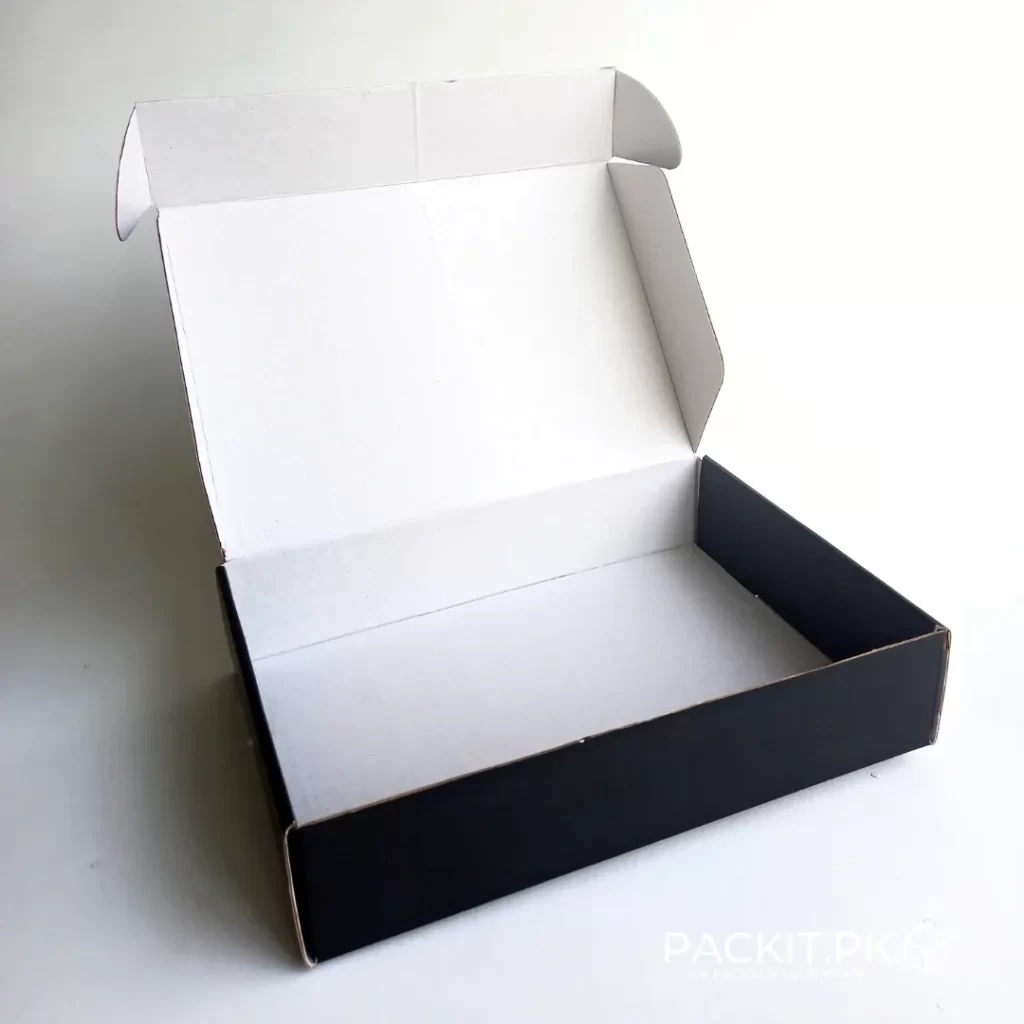 Custom Shipping Boxes vs Mailer Boxes: Ecommerce Packaging Comparison